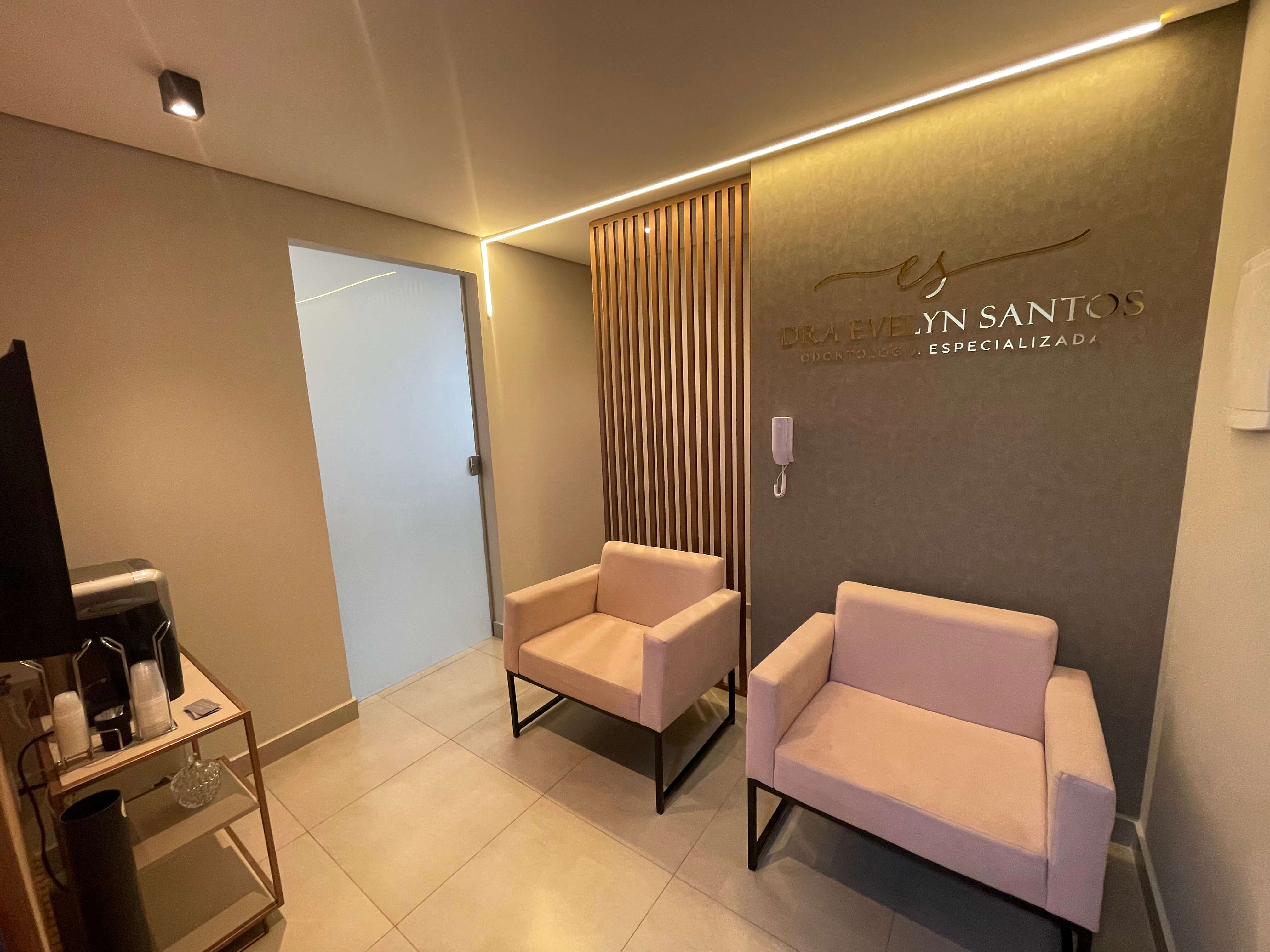 FOTO-CONSULTÓRIO-SALA-DE-ESPERA