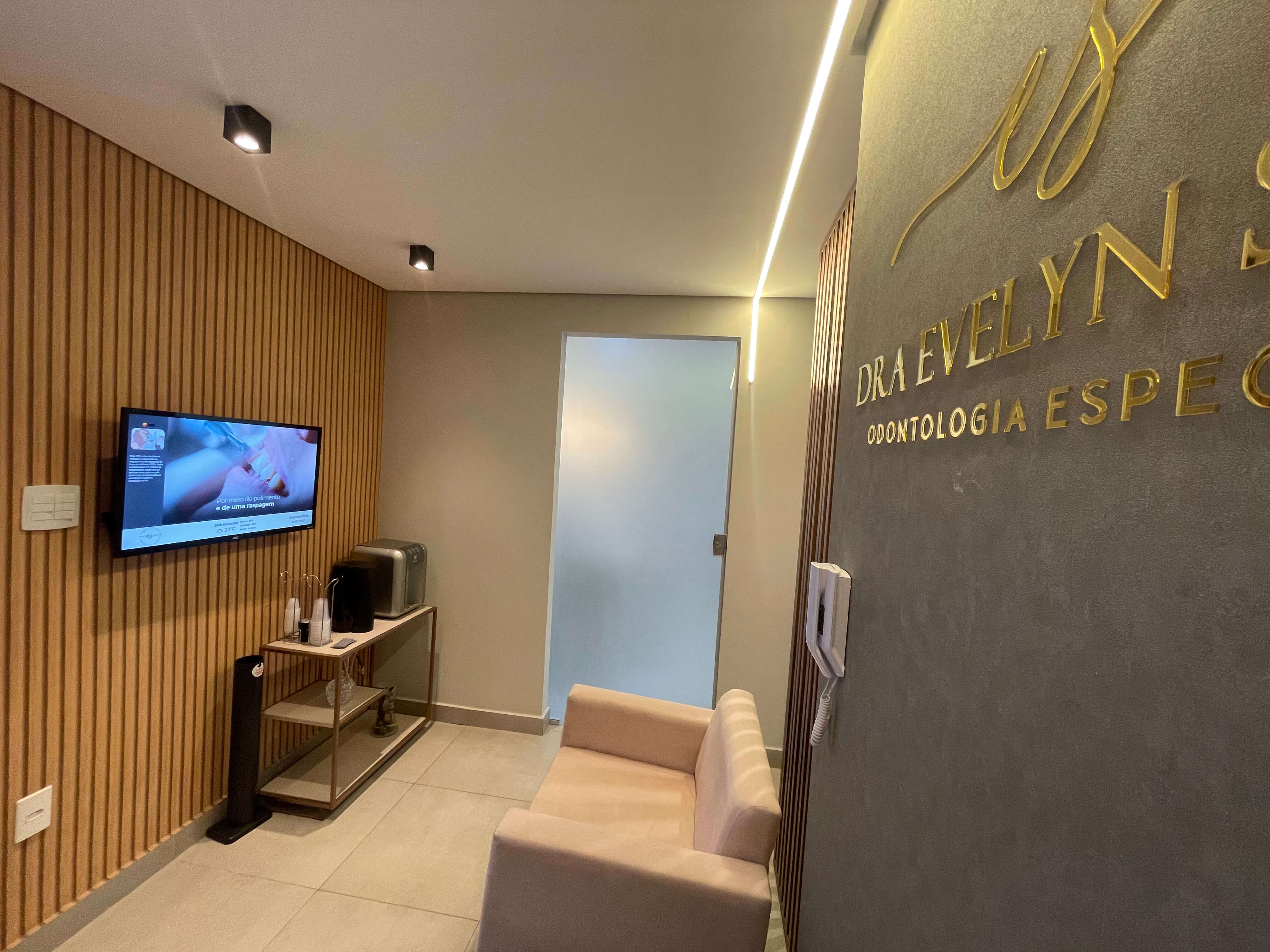 FOTO-CONSULTÓRIO-SALA-DE-ESPERA