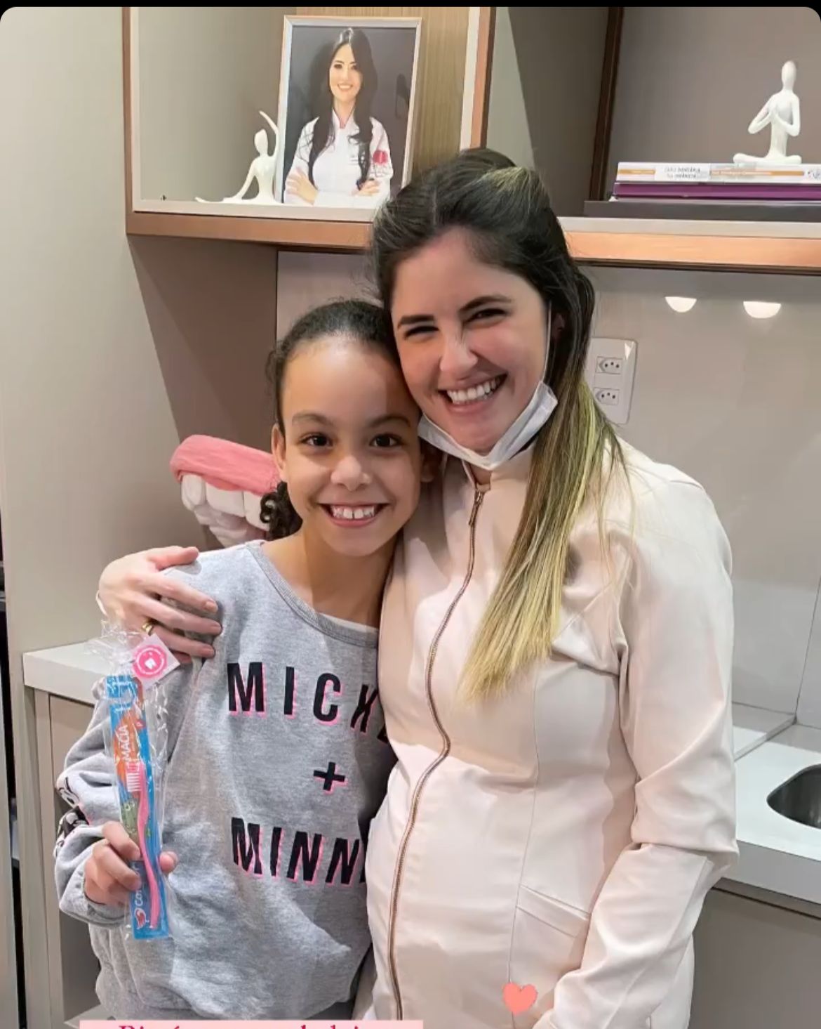 FOTO-DOUTORA-COM-CRIANÇA