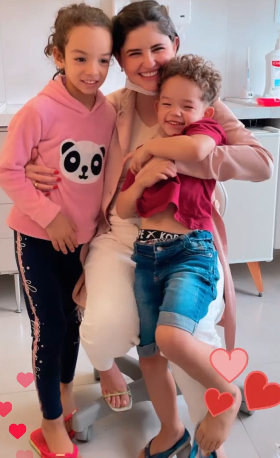 FOTO-DOUTORA-COM-CRIANÇA