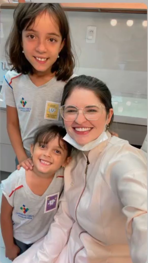 FOTO-DOUTORA-COM-CRIANÇA